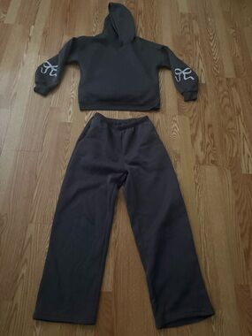 SHEIN Charcoal Gray Wide Leg Sweatpants and Hoodie Set